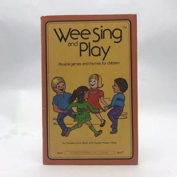 Vintage 80's Wee Sing and Play Musical Songbook Song Book - Picture 1 of 1